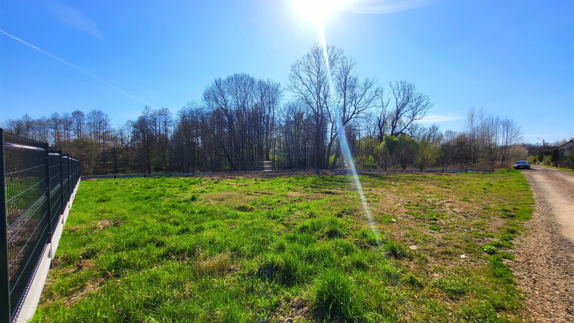 Działka na sprzedaż